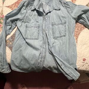 Universal threads branded denim shirt - women’s medium - used